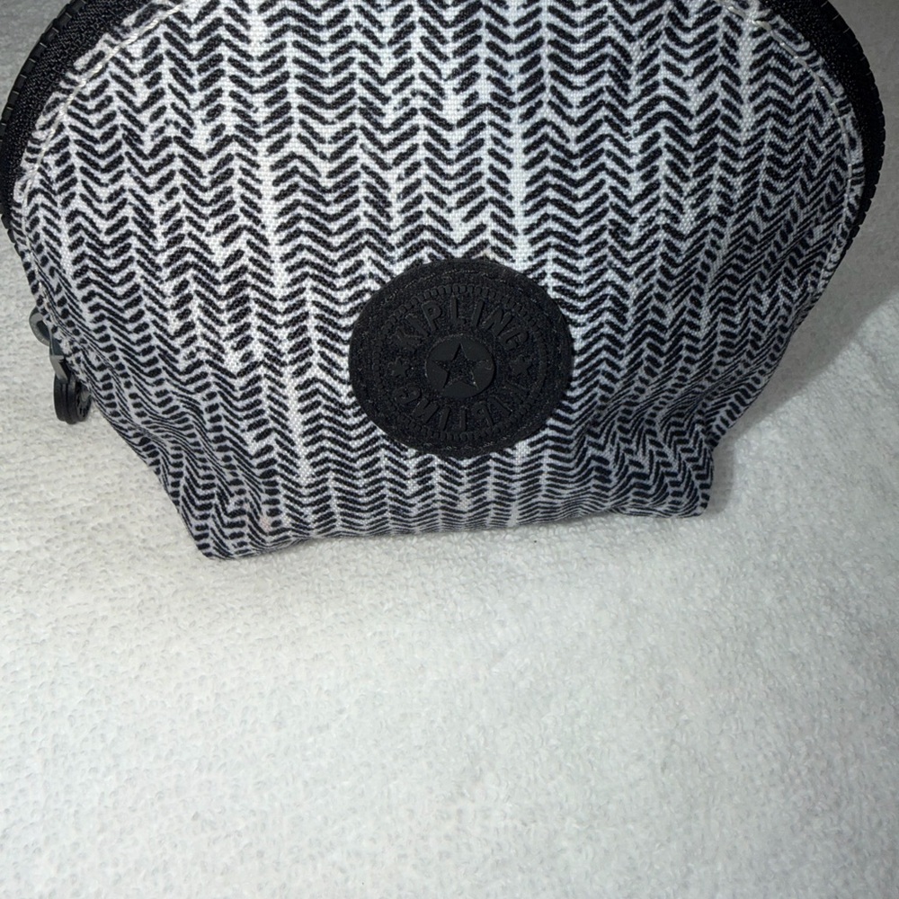 Kipling Monochrome Chevron Pouch